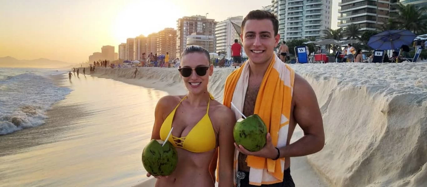 H Άννα Κορακάκη ποζάρει με κίτρινο μπικίνι σε παραλία του Ρίο (φωτο)